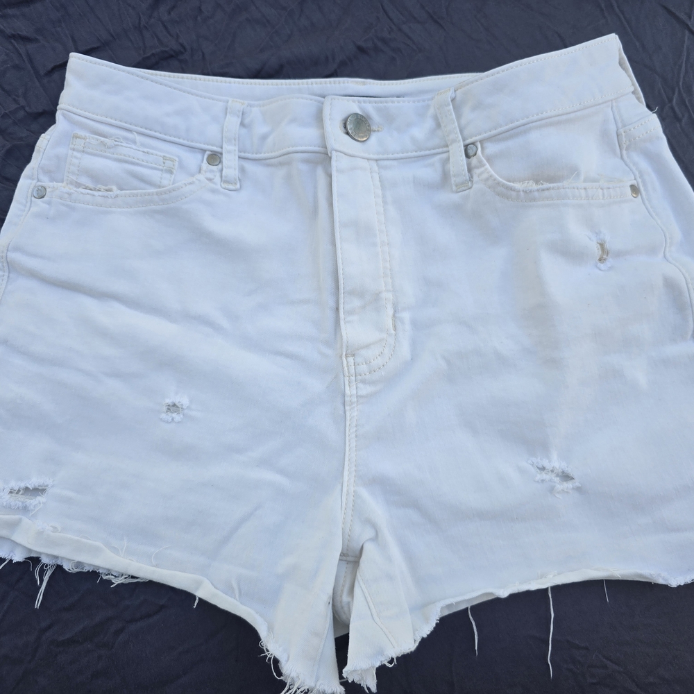 Simply Vera Vera Wang Off-White Distressed Jean Shorts A-49